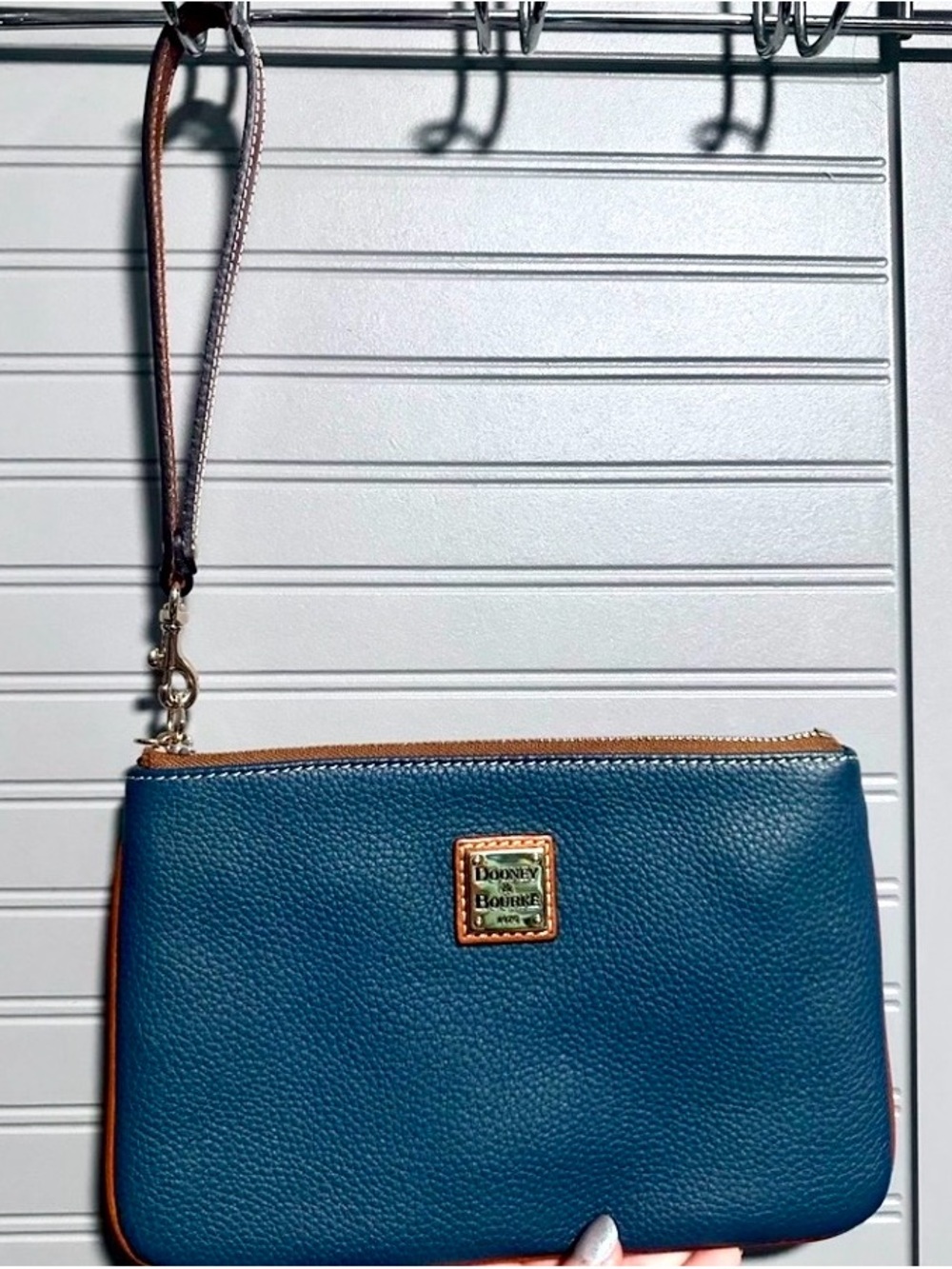 Dooney & Bourke Pebble Grain Leather Ella Wristlet NWOT MSRP: $218.00